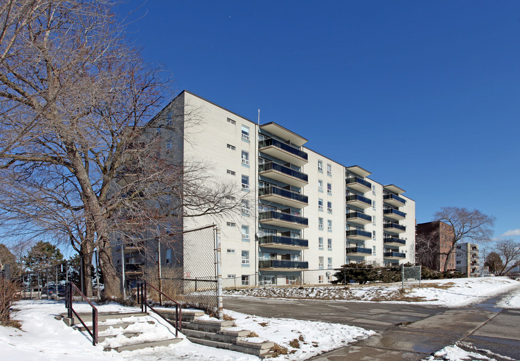 Lawrence Place Apartments in Toronto, ON - Building Photo