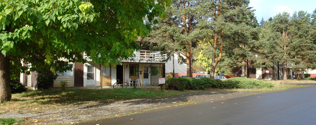 805-875 Gerth Ave NW in Salem, OR - Building Photo - Building Photo