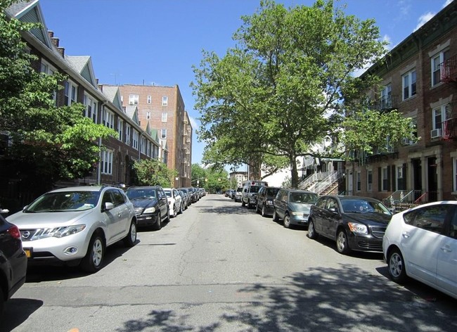 243 Senator St in Brooklyn, NY - Foto de edificio - Other