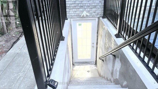 8 Rainsford Rd in Markham, ON - Building Photo - Building Photo