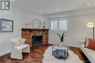 30 Misty Moor Dr in Richmond Hill, ON - Building Photo - Building Photo