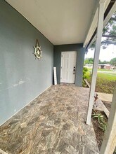 2076 7th Ave SW in Vero Beach, FL - Building Photo - Building Photo