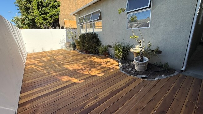 710 Pacific Avenue in Venice, CA - Building Photo - Building Photo