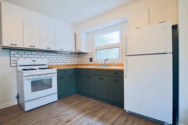 423 Lawrence Ave in Grayslake, IL - Building Photo - Building Photo