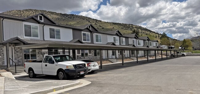 property at 700 N 700 E