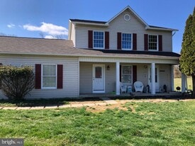 24 Ora Lee Ct in Martinsburg, WV - Building Photo