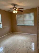 518 NW 179th St in Miami, FL - Building Photo - Building Photo