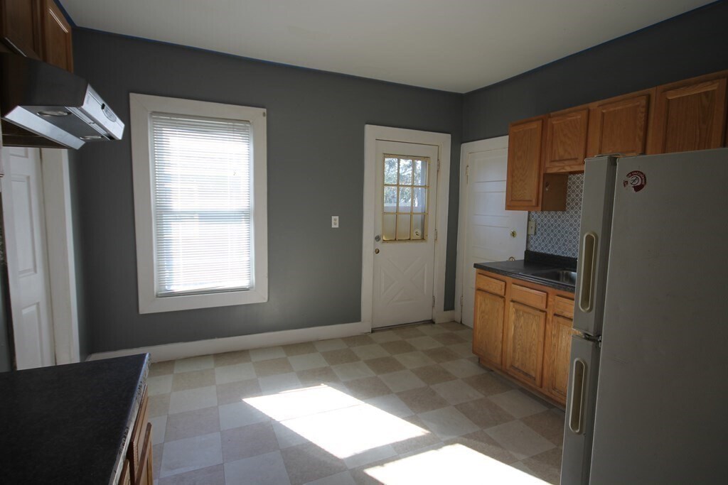 254 Oakland St-Unit -2 in Springfield, MA - Building Photo