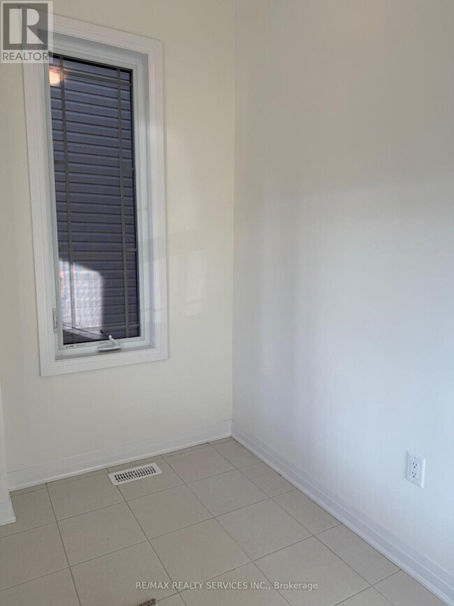 64 Masters Dr in Welland, ON - Building Photo - Building Photo