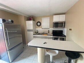 2761 SW 31st Ct in Miami, FL - Building Photo - Building Photo