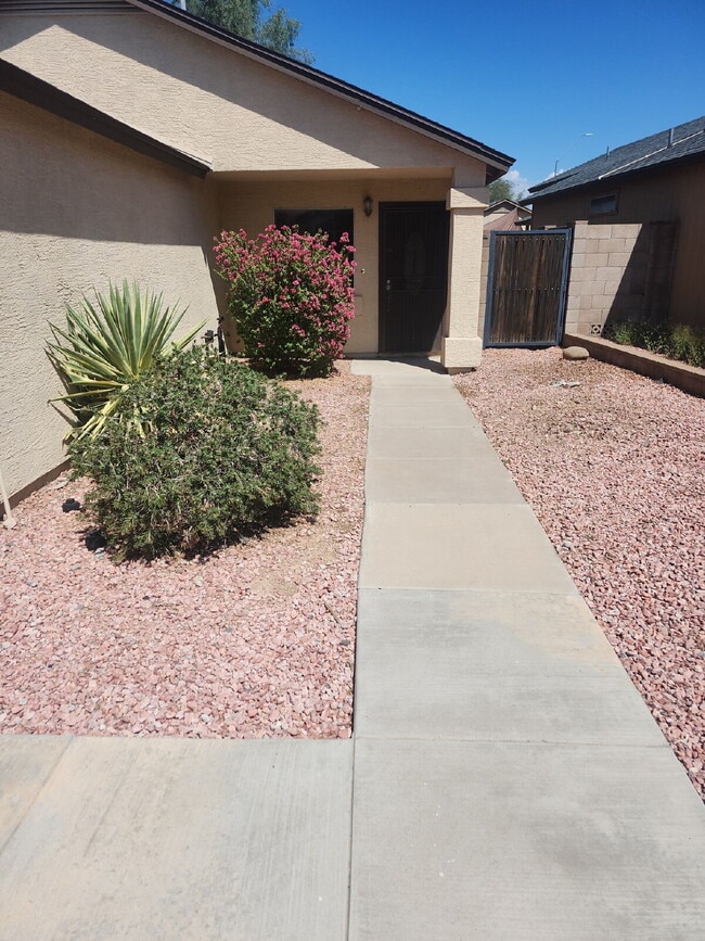 property at 2906 W Irma Ln