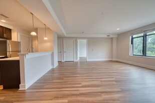 1040 John F. Kennedy Blvd in Bayonne, NJ - Building Photo