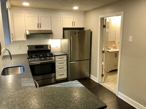 3 Burberry Ct in Merrimack, NH - Building Photo - Building Photo