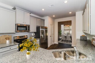 124 Halesworth Rd in Mooresville, NC - Foto de edificio - Building Photo