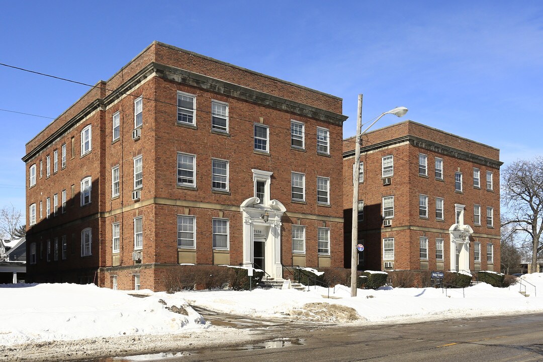 Shaker Kemper in Shaker Heights, OH - Foto de edificio