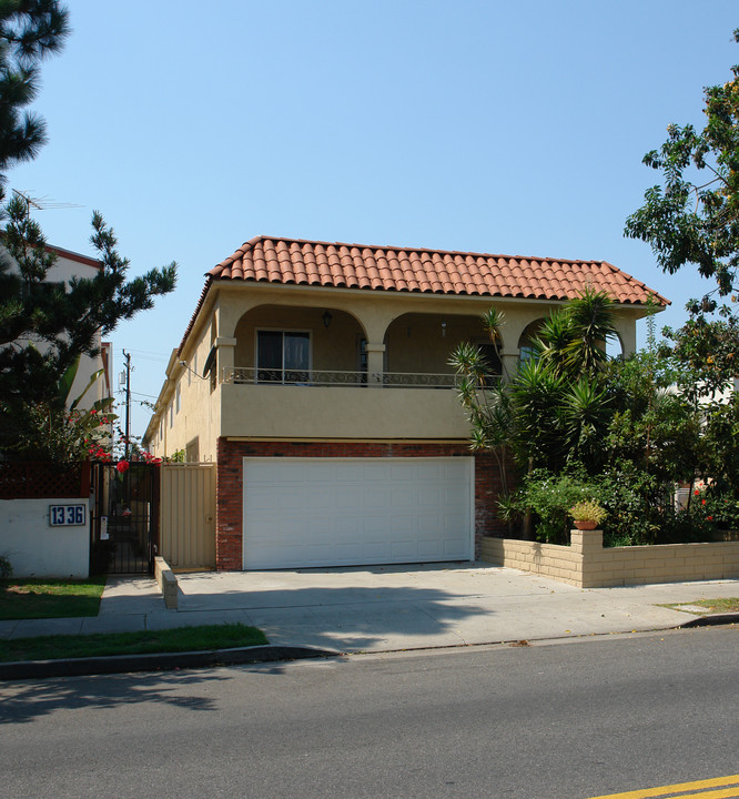 1330 Yale St in Santa Monica, CA - Building Photo