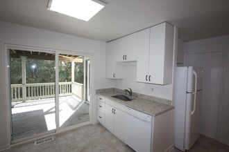 10 Andorra Ct in Pacifica, CA - Building Photo - Building Photo