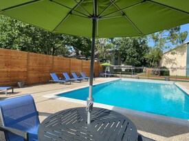 Jefferson Arms in Baton Rouge, LA - Building Photo