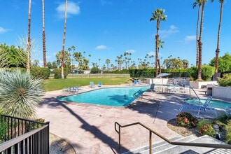 5300 E Waverly Dr, Unit 4209 in Palm Springs, CA - Building Photo - Building Photo