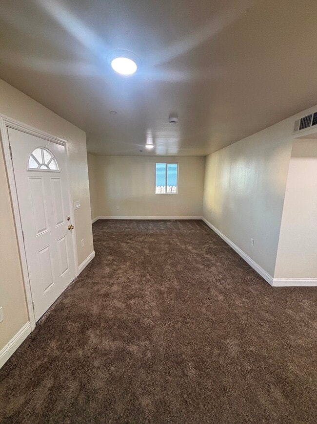 122 E 24th St in Los Angeles, CA - Foto de edificio - Building Photo