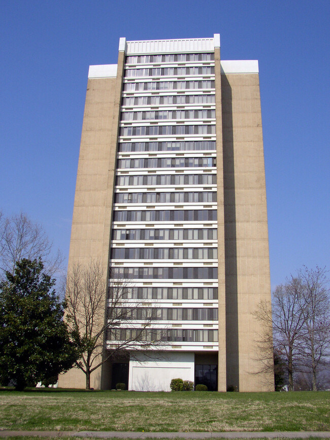 River View Tower in Chattanooga, TN - Building Photo - Building Photo