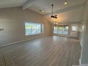 14927 River Wind, Unit 1A in San Antonio, TX - Building Photo - Building Photo
