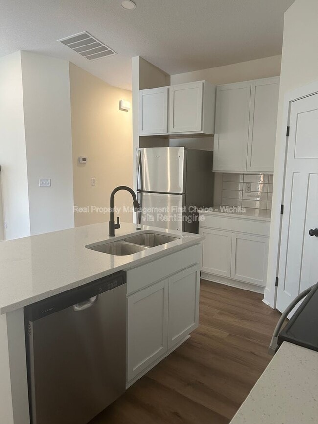 17010 Kashmir St in Goddard, KS - Building Photo - Building Photo