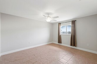 4400 Pine Lake Rd in Bonita Springs, FL - Building Photo - Building Photo