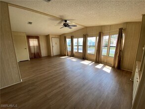 26380 New Orleans Dr in Bonita Springs, FL - Building Photo - Building Photo