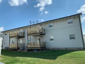 1426 9th St in Charleston, IL - Building Photo - Building Photo