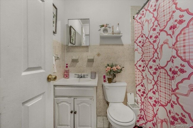 54 Ashford St in Brooklyn, NY - Foto de edificio - Building Photo