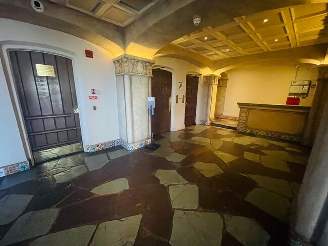 2701 Van Ness Ave in San Francisco, CA - Building Photo - Building Photo