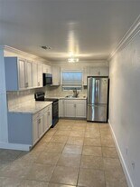 6018 Plunkett St in Hollywood, FL - Building Photo