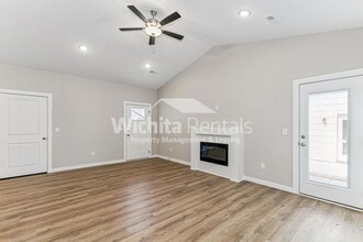 622 Briarbrook in Wichita, KS - Building Photo - Building Photo