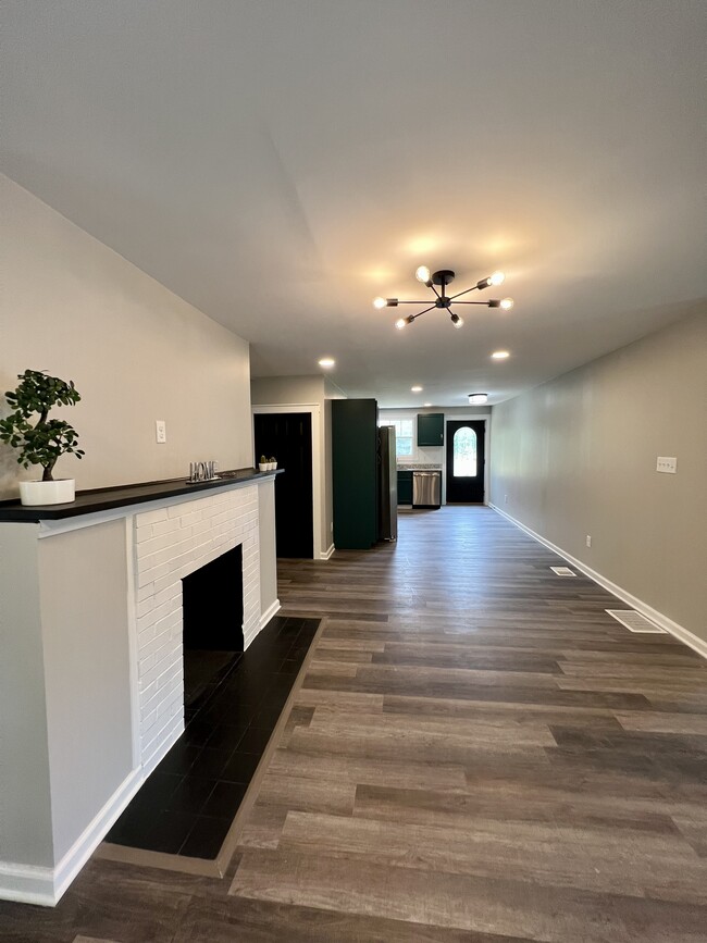 314 Mosier Ave, Unit 314 B in New Albany, IN - Foto de edificio - Building Photo