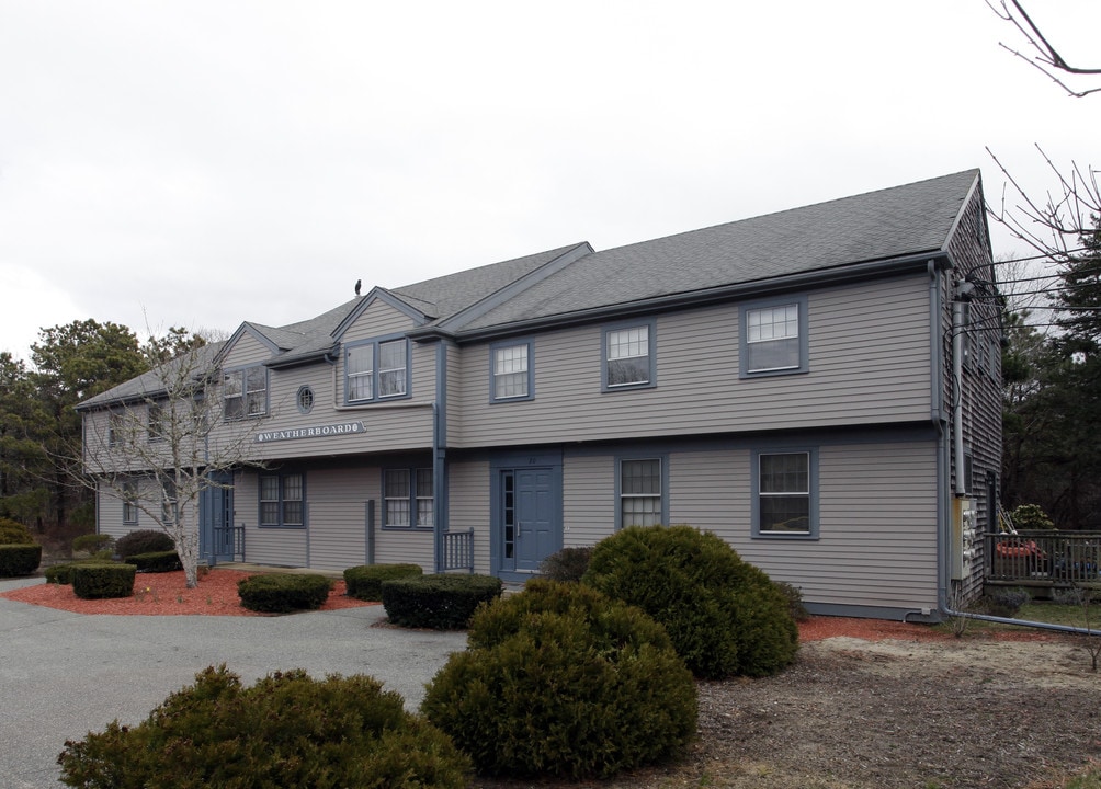 20-22 Whelden Way in Chatham, MA - Building Photo