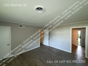1352 Whiting Rd in Jackson, MS - Building Photo - Building Photo