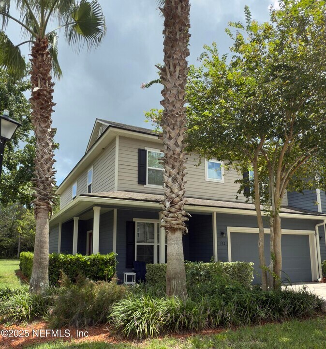 352 Magnolia Creek Walk in Nocatee, FL - Foto de edificio