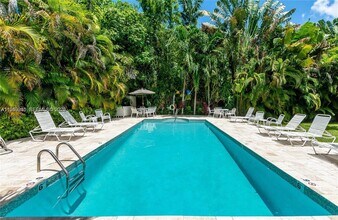 2945 Bridgeport Ave in Miami, FL - Building Photo - Building Photo