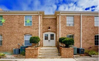 5201 Atlantic Blvd in Jacksonville, FL - Building Photo