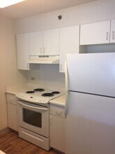 3009 Ala Makahala Pl in Honolulu, HI - Building Photo - Building Photo