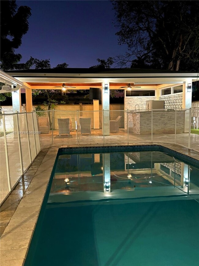 18632 SW 93rd Ct in Cutler Bay, FL - Building Photo - Building Photo