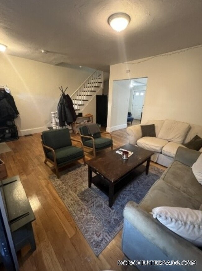 4 Sexton Ct in Boston, MA - Building Photo - Building Photo