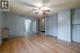 113 Brant Ave in Brantford, ON - Building Photo - Building Photo