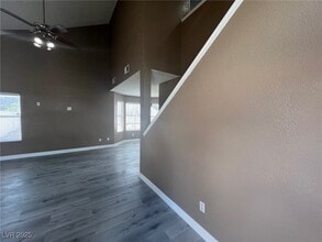 1368 Torington Dr in Las Vegas, NV - Foto de edificio - Building Photo