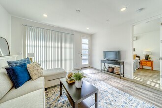 2175 Kenrick Ln in Chico, CA - Building Photo - Building Photo