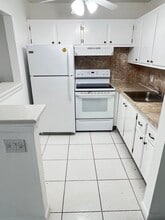 224 Berkshire K in West Palm Beach, FL - Building Photo - Building Photo