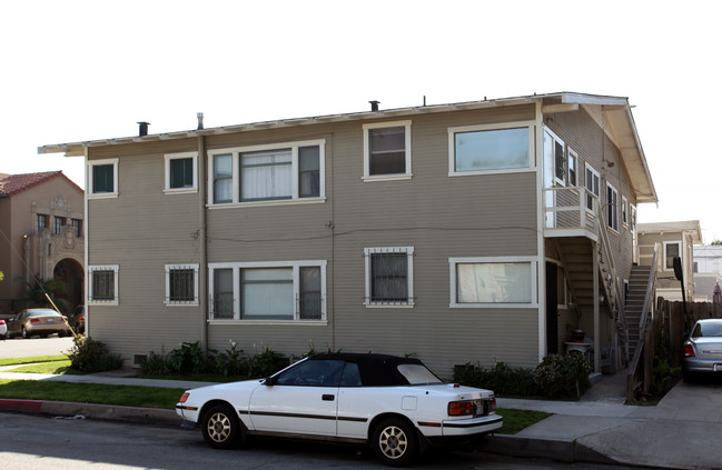 285-295 Cerritos Ave in Long Beach, CA - Foto de edificio - Building Photo