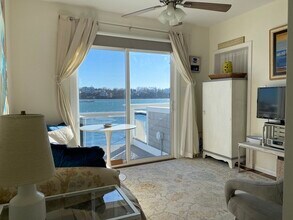 31 Hampton Cir-Unit -2 in Hull, MA - Building Photo - Building Photo