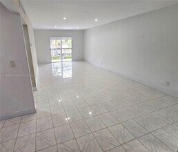 701 NE 1st Ct in Hallandale Beach, FL - Building Photo - Building Photo